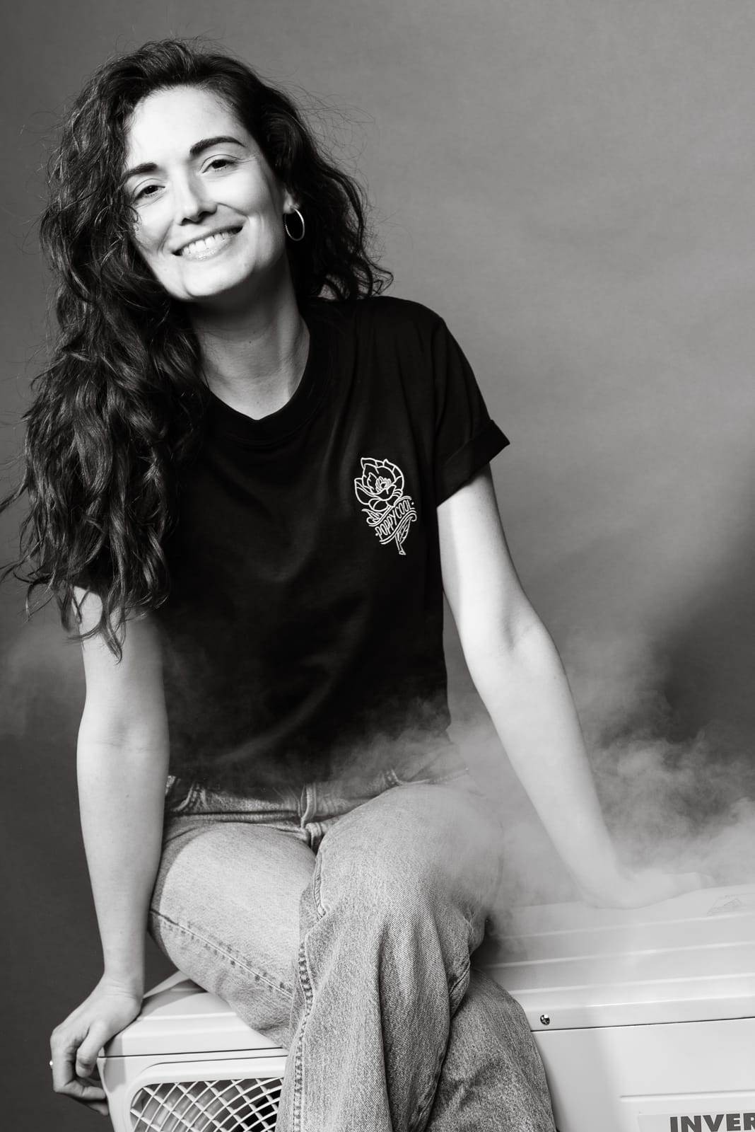 Portret van Whitney van Poppy Cool